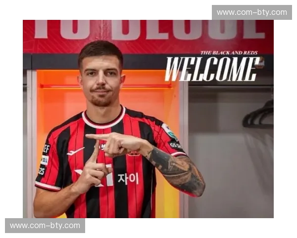 首尔FC中场赫沃耶巴贝克染红 虽助攻得分但纪律欠佳